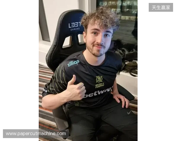 电讯报：曼联预计本周二官宣卡里克，他在与高层会谈中表现出色