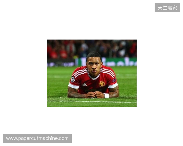 队长风范，曼联落后时B费利用肖疗伤时间来回指导大部分队友