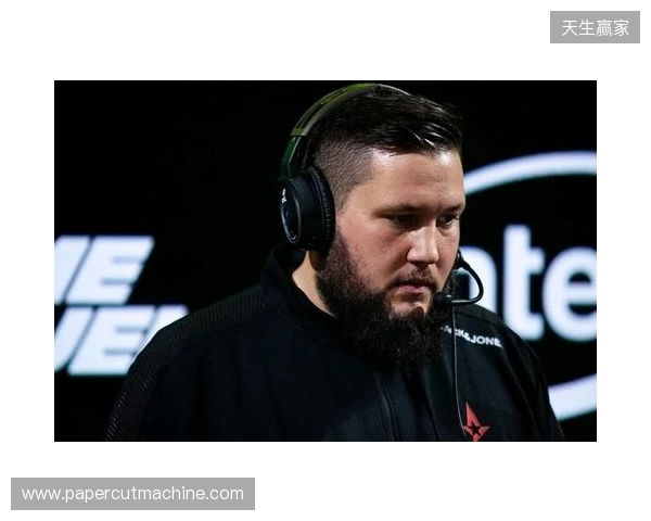 狼队官方：徐彬腿筋受伤，结束在巴恩斯利的租借，已返回狼队